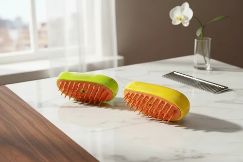 3-in-1 Pet Steamy Brush