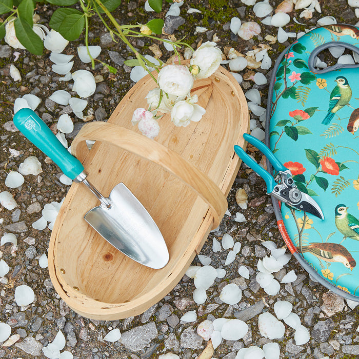 Buy Burgon & Ball RHS Flora and Fauna Trowel and Secateurs Set online UK