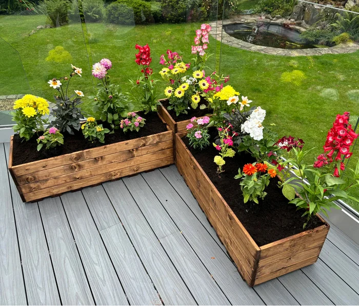 Buy Charles Taylor Berwick Corner Planter Set online UK