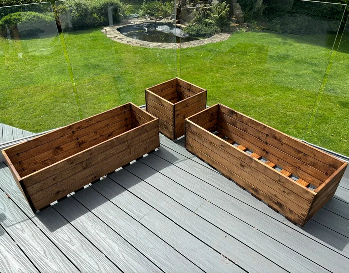 Buy Charles Taylor Berwick Corner Planter Set online UK