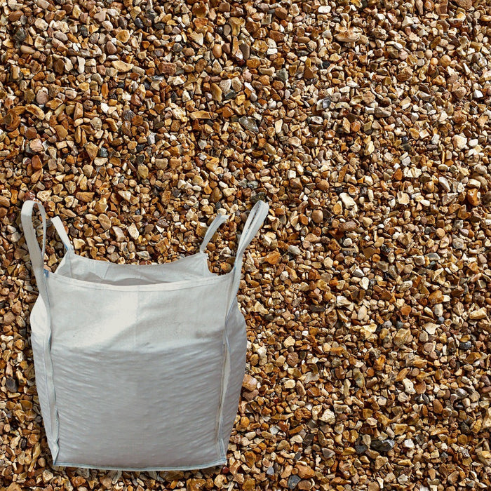 Buy Kelkay Golden Gravel Chippings 10-20mm 750kg Bulk Bag online UK