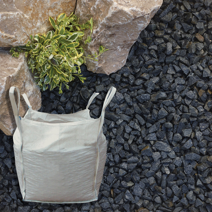 Buy Kelkay Onyx Black Chippings 10-20mm 750kg Bulk Bag online UK
